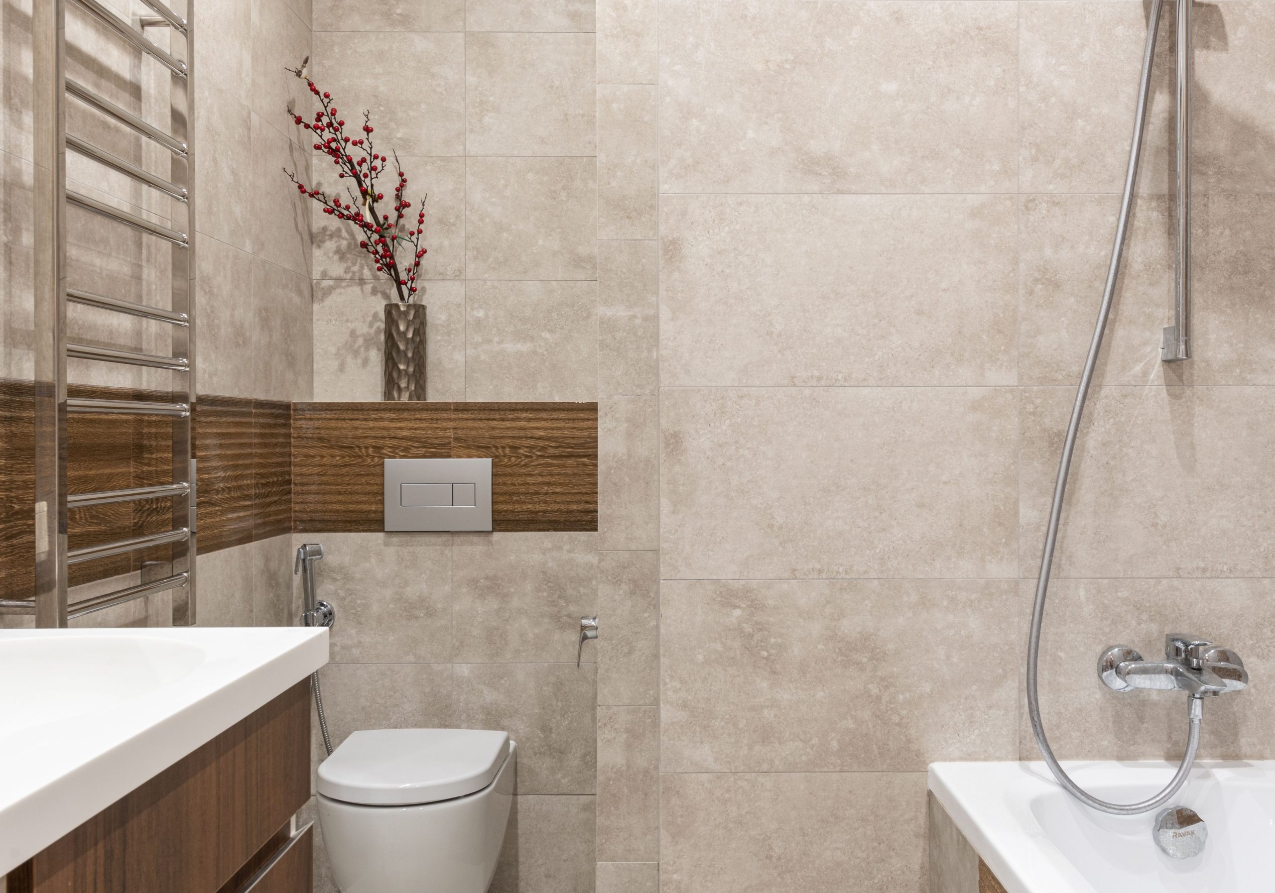 Salle de bain contemporaine avec carrelage elegant