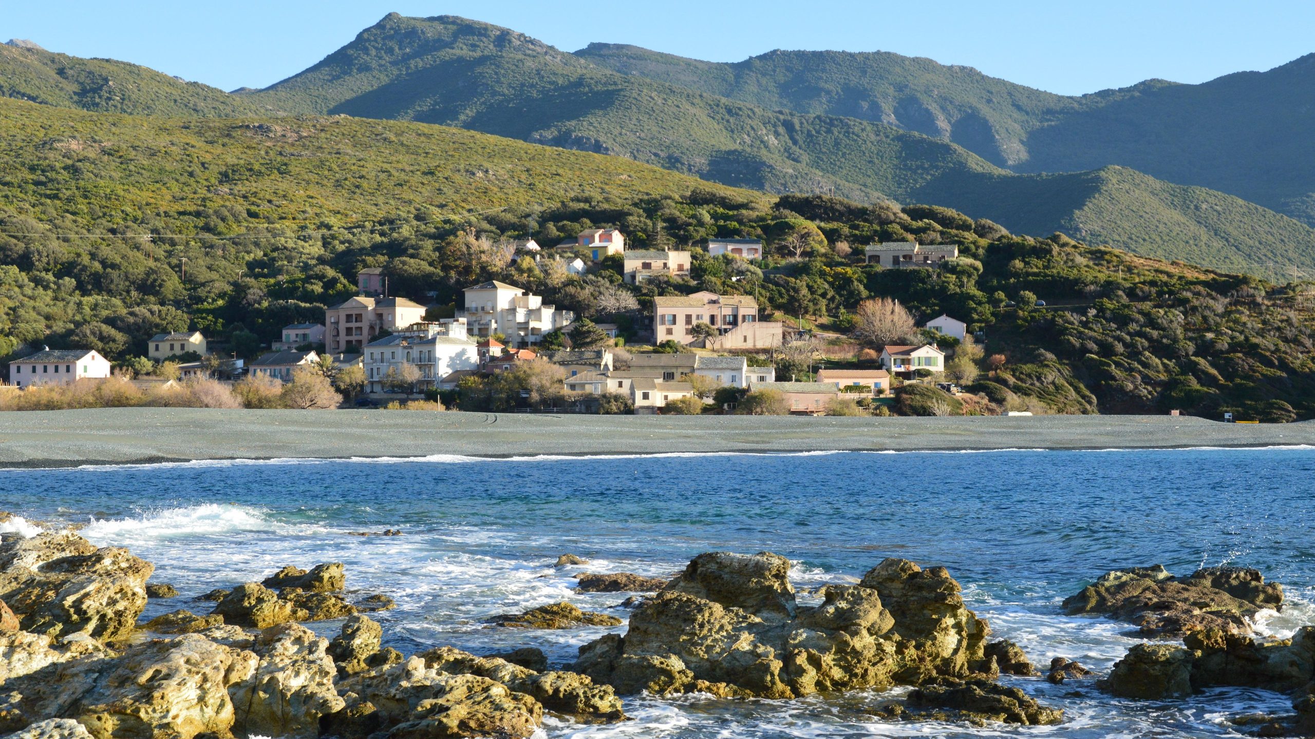 Paysage côtier montagneux Ogliastro Corse