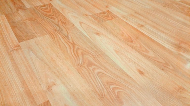 Texture détaillée du bois avec veines naturelles